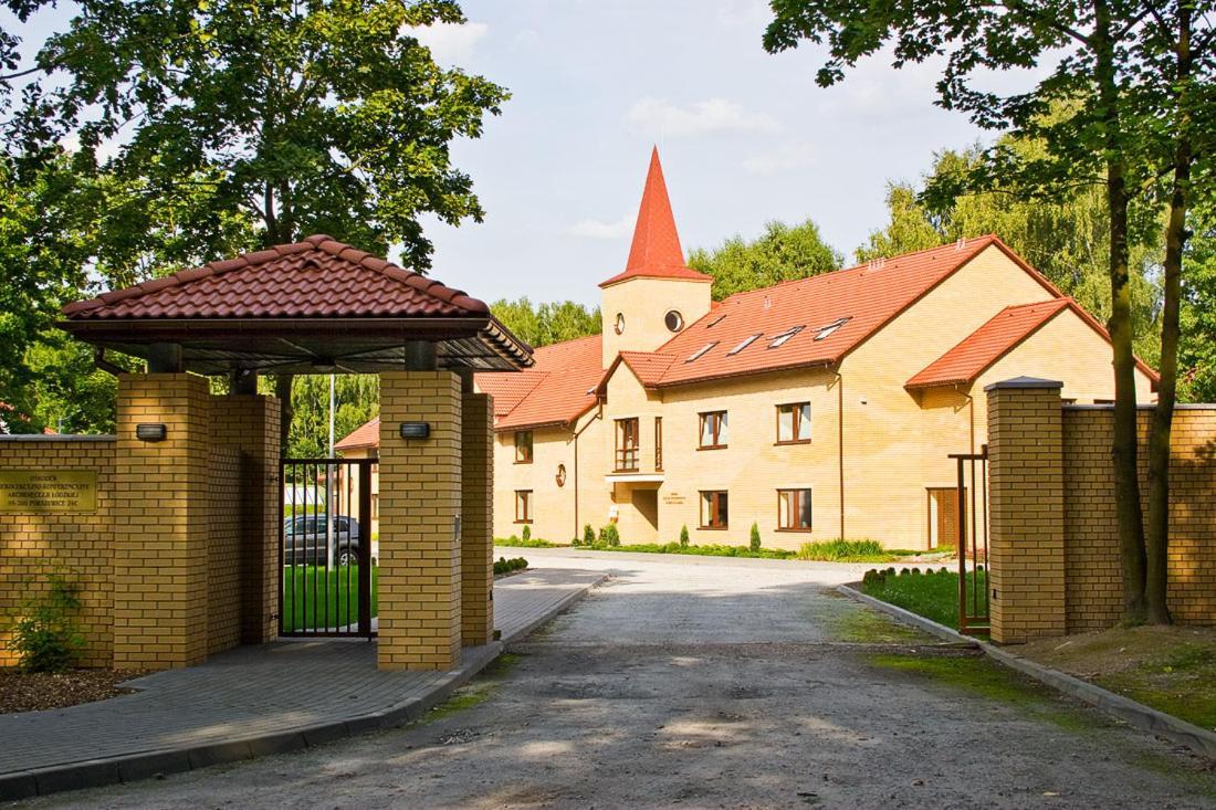 Uroczysko Porszewice - Osrodek Konferencyjno-Rekolekcyjny Otel Pabianice Dış mekan fotoğraf