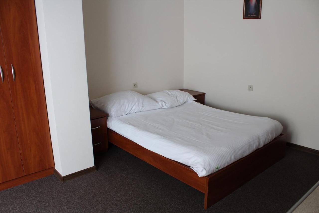 Uroczysko Porszewice - Osrodek Konferencyjno-Rekolekcyjny Otel Pabianice Dış mekan fotoğraf